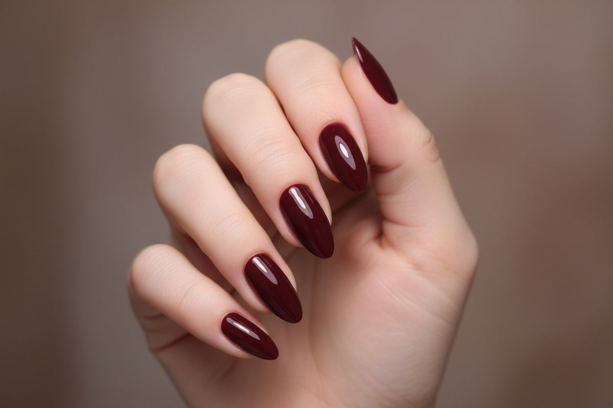 Faux ongles prune brillant amande – 24 pièces avec colle